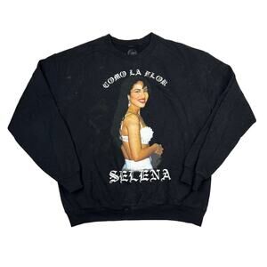 Selena Retro Portrait Como La Flor Graphic Pullover Sweatshirt Black Medium